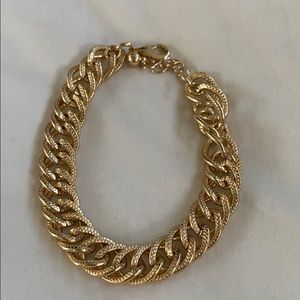 GOLD CHAIN BRACELET